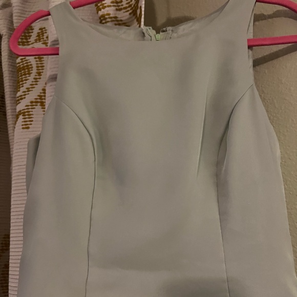 Beautiful green vintage gown. Buttons down back 😍 - Picture 5 of 10